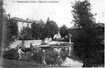 Ornacieux, place de la fontaine, 1909, p149 de L'Isère les 533 communes - phot voir carte postale